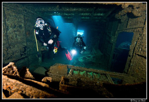Divers inside the Chrisoula K. by Dray Van Beeck 